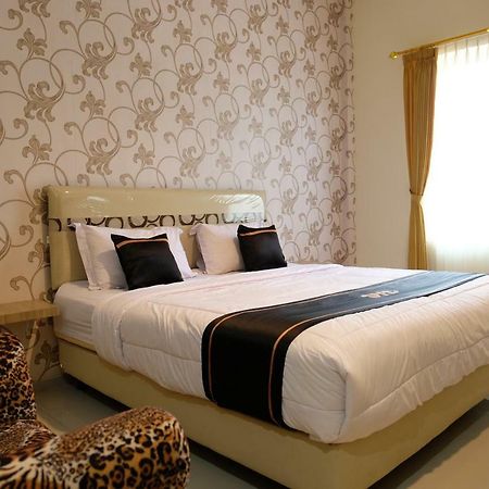 Oyo 1616 Hotel Central City 2 Танджунґпандан Екстер'єр фото